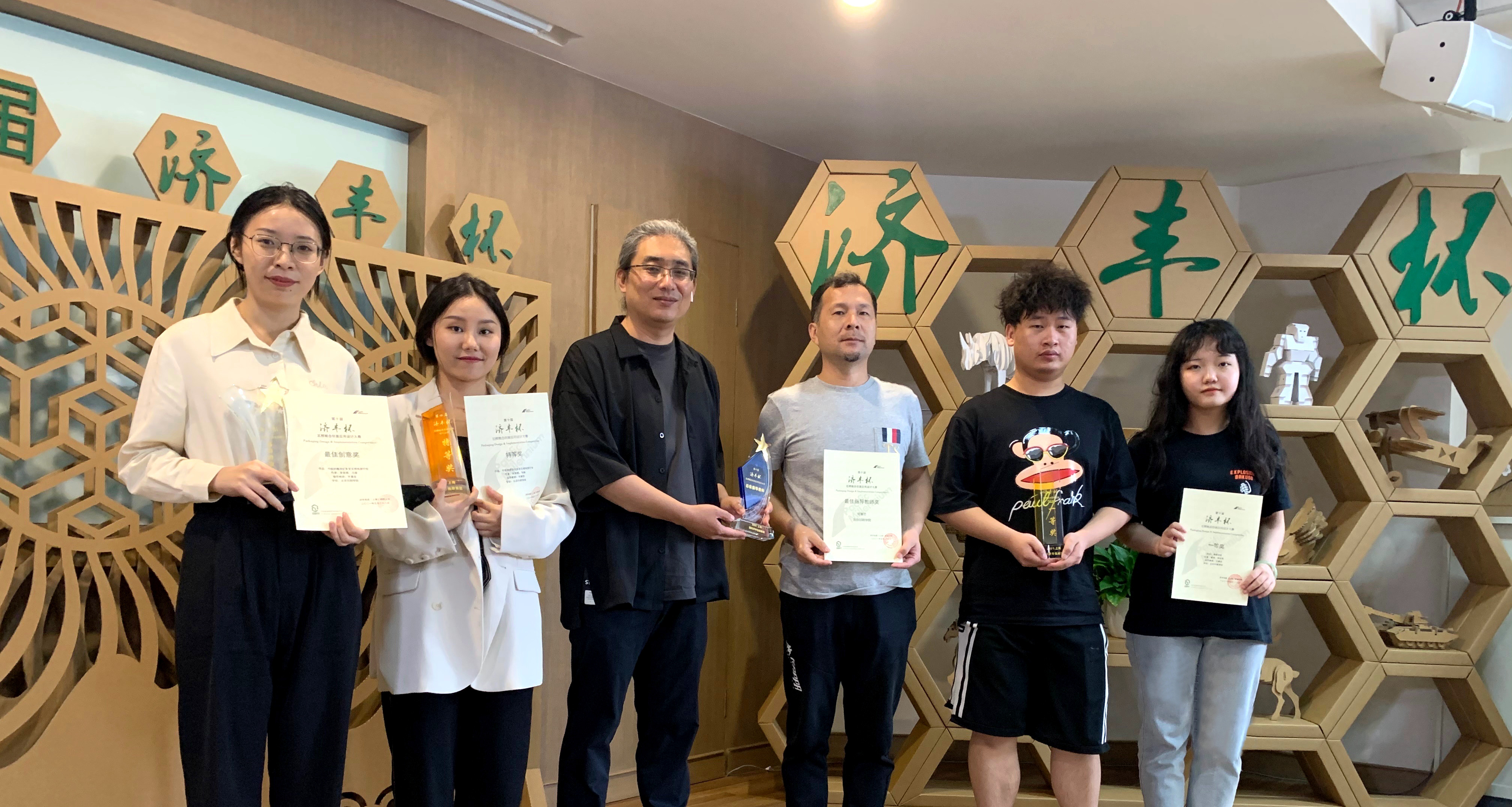 9b7eb42edde64bc09714bd9509413028.jpg 9b7eb42edde64bc09714bd9509413028.jpg